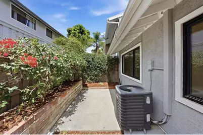 8210 Caminito Modena, La Jolla, CA 92037 - Photo 33