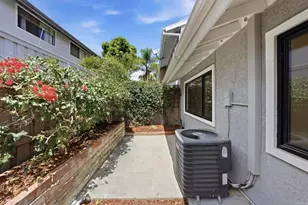 8210 Caminito Modena, La Jolla, CA 92037 - Photo 33