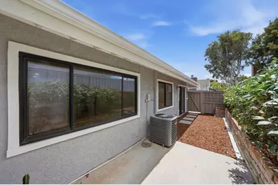 8210 Caminito Modena, La Jolla, CA 92037 - Photo 35
