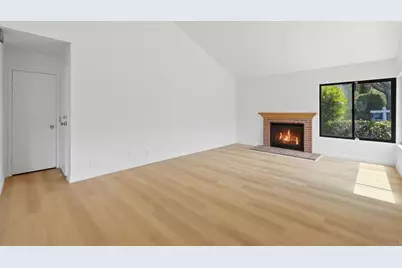 8210 Caminito Modena, La Jolla, CA 92037 - Photo 15