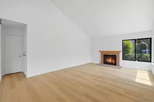 8210 Caminito Modena, La Jolla, CA 92037 - Photo 15