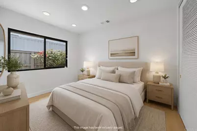 8210 Caminito Modena, La Jolla, CA 92037 - Photo 23