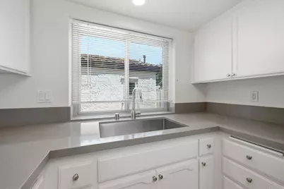 6805 Briarwood Drive, Carlsbad, CA 92011 - Photo 11