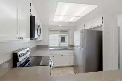 6805 Briarwood Drive, Carlsbad, CA 92011 - Photo 9