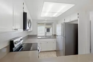 6805 Briarwood Dr, Carlsbad, CA 92011 - Photo 9