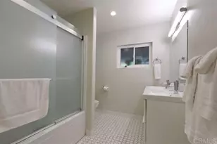 215 N Vulcan Ave, Encinitas, CA 92024 - Photo 15