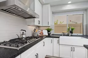 1702 Blackbird Cir, Carlsbad, CA 92011 - Photo 11
