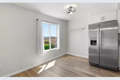 7400 Altiva Place, Carlsbad, CA 92009 - Photo 3