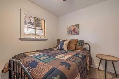 271 Leonard Ln, Sugarloaf, CA 92386 - Photo 15
