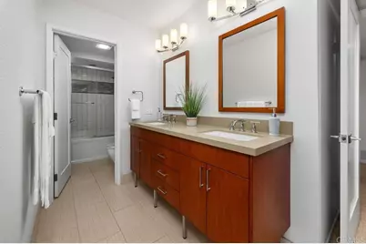 2020 Caminito Circulo Sur, La Jolla, CA 92037 - Photo 19