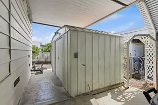 1010 E Bobier Dr, Vista, CA 92084 - Photo 21