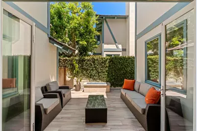 2340 Rue Des Chateaux, Carlsbad, CA 92008 - Photo 11