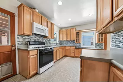 8121 Adoree, Downey, CA 90242 - Photo 11