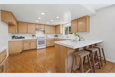 217 Camille Way, Vista, CA 92083 - Photo 15