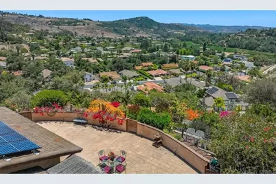 2668 Sugarpine Ln, Fallbrook, CA 92028 - Photo 5