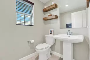 1087 Delpy View, Vista, CA 92084 - Photo 7
