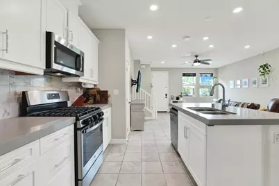 1087 Delpy View, Vista, CA 92084 - Photo 5