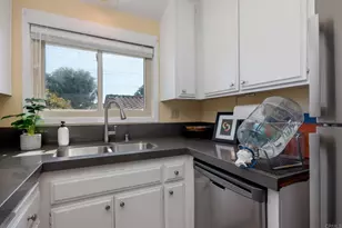 1976 Fairlee Dr, Encinitas, CA 92024 - Photo 19