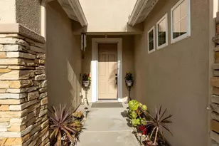 2285 Hillyer St, Carlsbad, CA 92008 - Photo 3