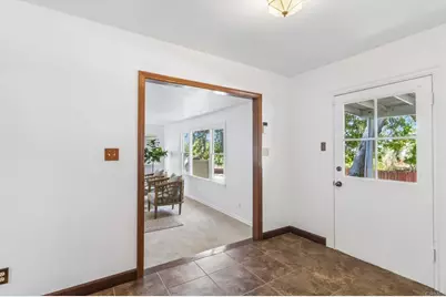 916 Sunset Dr, Vista, CA 92081 - Photo 5