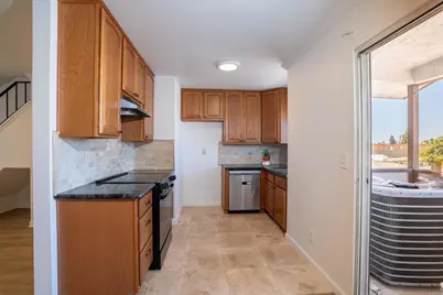 569 E Street #14, Chula Vista, CA 91910 - Photo 17