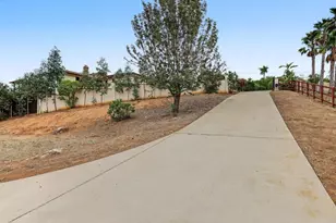 29979 Robbie Ln, Vista, CA 92084 - Photo 29
