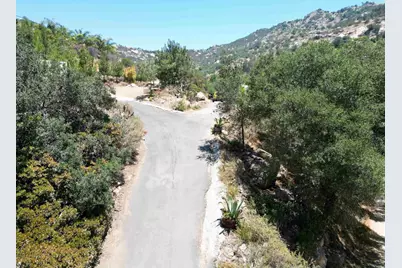 5589 Rainbow Creek Road, Fallbrook, CA 92028 - Photo 3