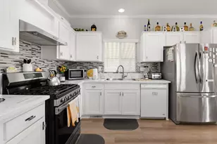 718 Sycamore Ave #, Vista, CA 92083 - Photo 3