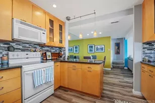 1081 Woodlake Dr, Cardiff by the Sea, CA 92007 - Photo 9
