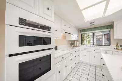 29142 Laurel Valley Drive, Vista, CA 92084 - Photo 13