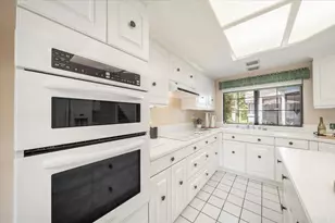 29142 Laurel Valley Dr, Vista, CA 92084 - Photo 13