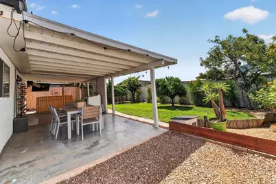 885 Via Felicidad, Vista, CA 92084 - Photo 17