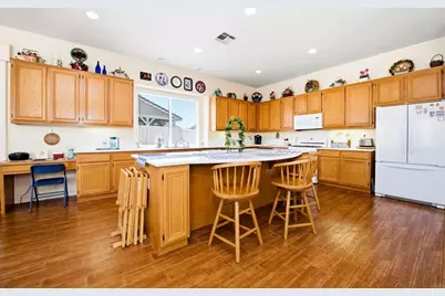 23938 Jonathan Place, Murrieta, CA 92562 - Photo 17