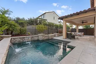 261 Flores Ln, Vista, CA 92083 - Photo 3