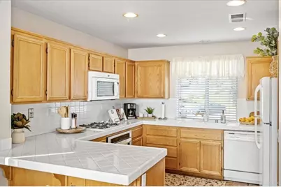 2595 Secret Canyon Place, Chula Vista, CA 91915 - Photo 9