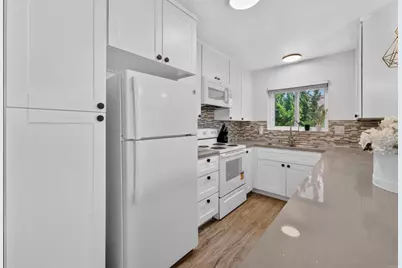 10466 Caminito Sulmona, San Diego, CA 92129 - Photo 9