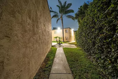 2136 Oceanside Boulevard, Oceanside, CA 92054 - Photo 27