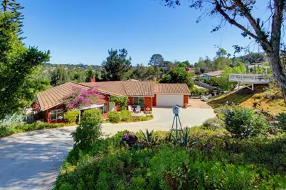 2202 Crest Hill Lane, Fallbrook, CA 92028 - Photo 3