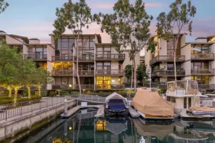 7126 Marina Pacifica Dr, Long Beach, CA 90803 - Photo 5