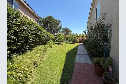 1104 Brioso Court, Vista, CA 92081 - Photo 5