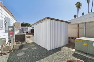 401 San Mateo Cir, Hemet, CA 92543 - Photo 5