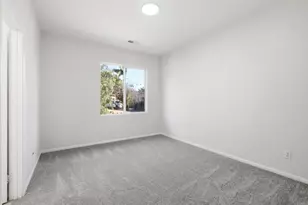 399 Amparo Dr, Escondido, CA 92025 - Photo 29