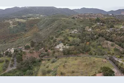 4327 Hollyhill Road, Vista, CA 92084 - Photo 43