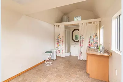 4327 Hollyhill Road, Vista, CA 92084 - Photo 35