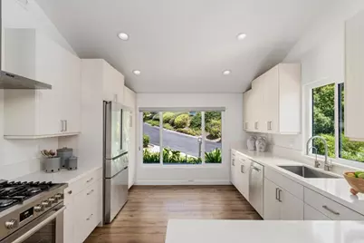 5555 Caminito Marrisa, La Jolla, CA 92037 - Photo 9