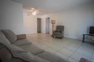 355 Calle Mariposa, Oceanside, CA 92057 - Photo 5
