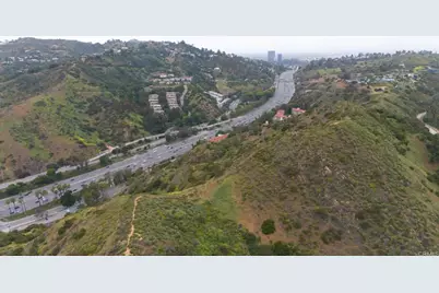 2411 San Marco Dr, Los Angeles, CA 90068 - Photo 7