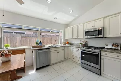 1721 Corte Viejo, Oceanside, CA 92056 - Photo 5
