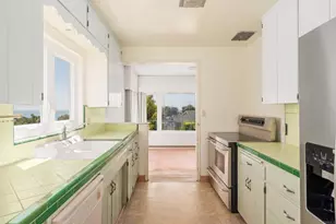 5825 Folsom Dr, La Jolla, CA 92037 - Photo 19