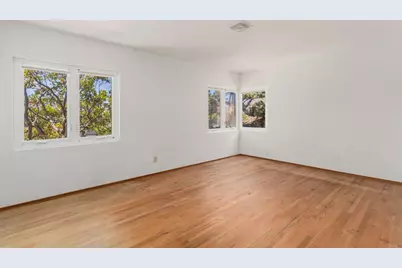 5825 Folsom Dr, La Jolla, CA 92037 - Photo 23